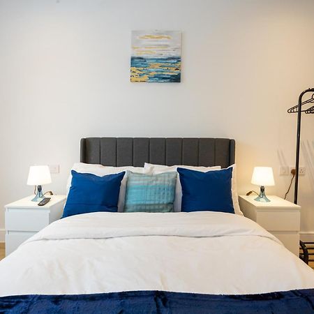 Modern 2 Bed Near Wythenshawe Hospital And Manchester Airport With Parking Экстерьер фото
