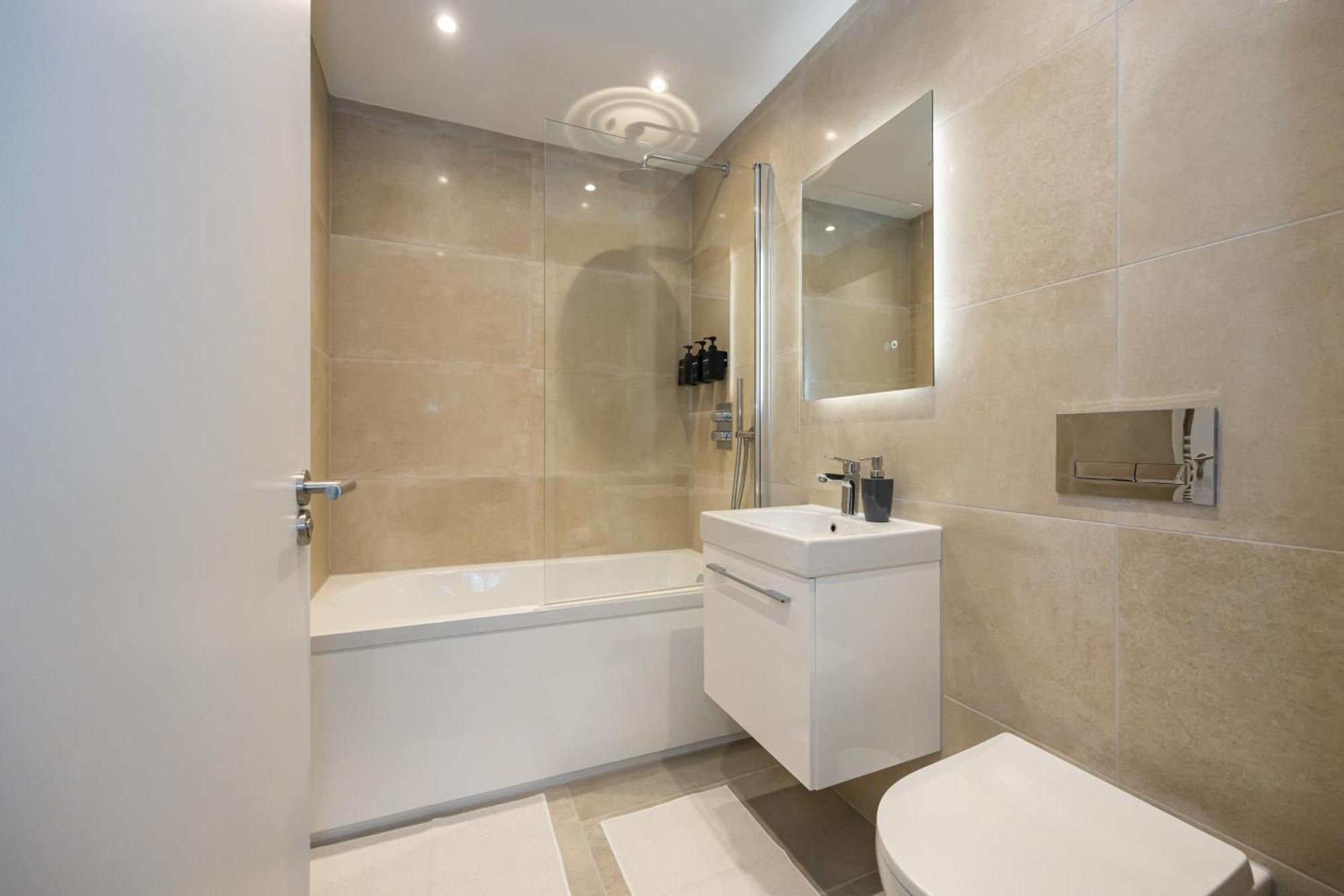 Modern 2 Bed Near Wythenshawe Hospital And Manchester Airport With Parking Экстерьер фото