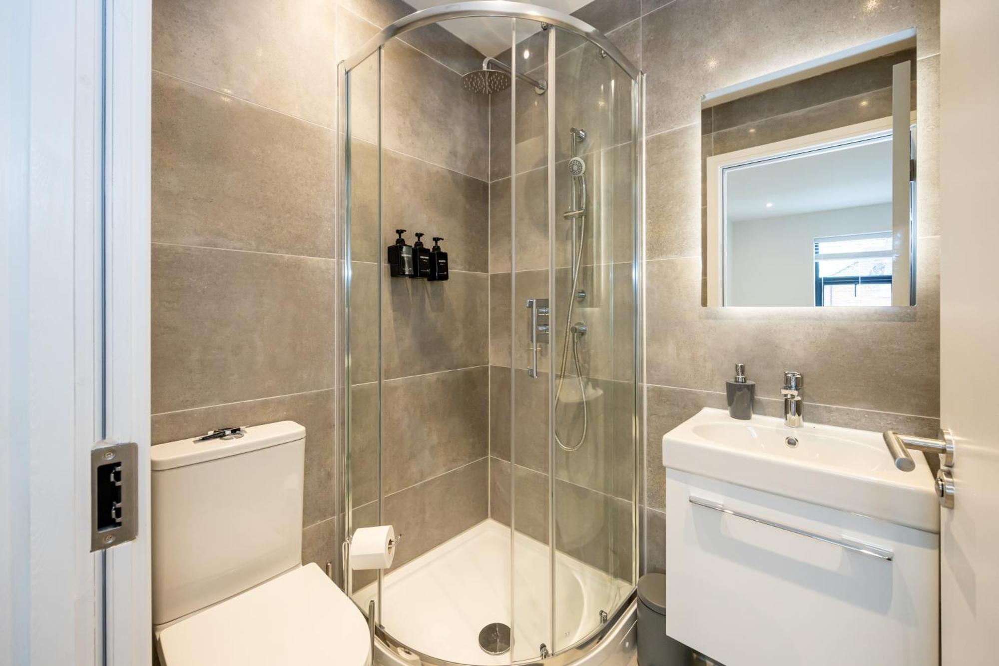 Modern 2 Bed Near Wythenshawe Hospital And Manchester Airport With Parking Экстерьер фото