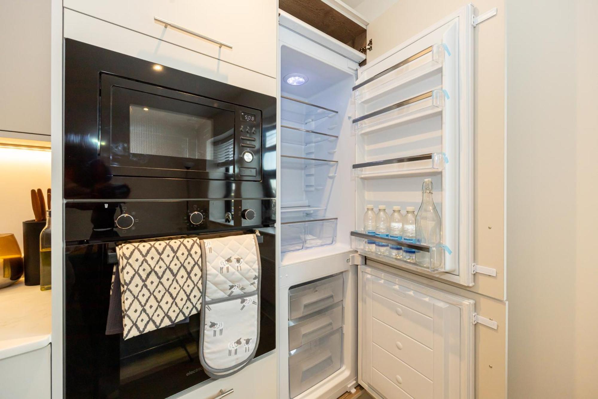 Modern 2 Bed Near Wythenshawe Hospital And Manchester Airport With Parking Экстерьер фото